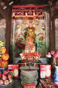 Guanyin (Mother Goddess) Altar at Bich Dong